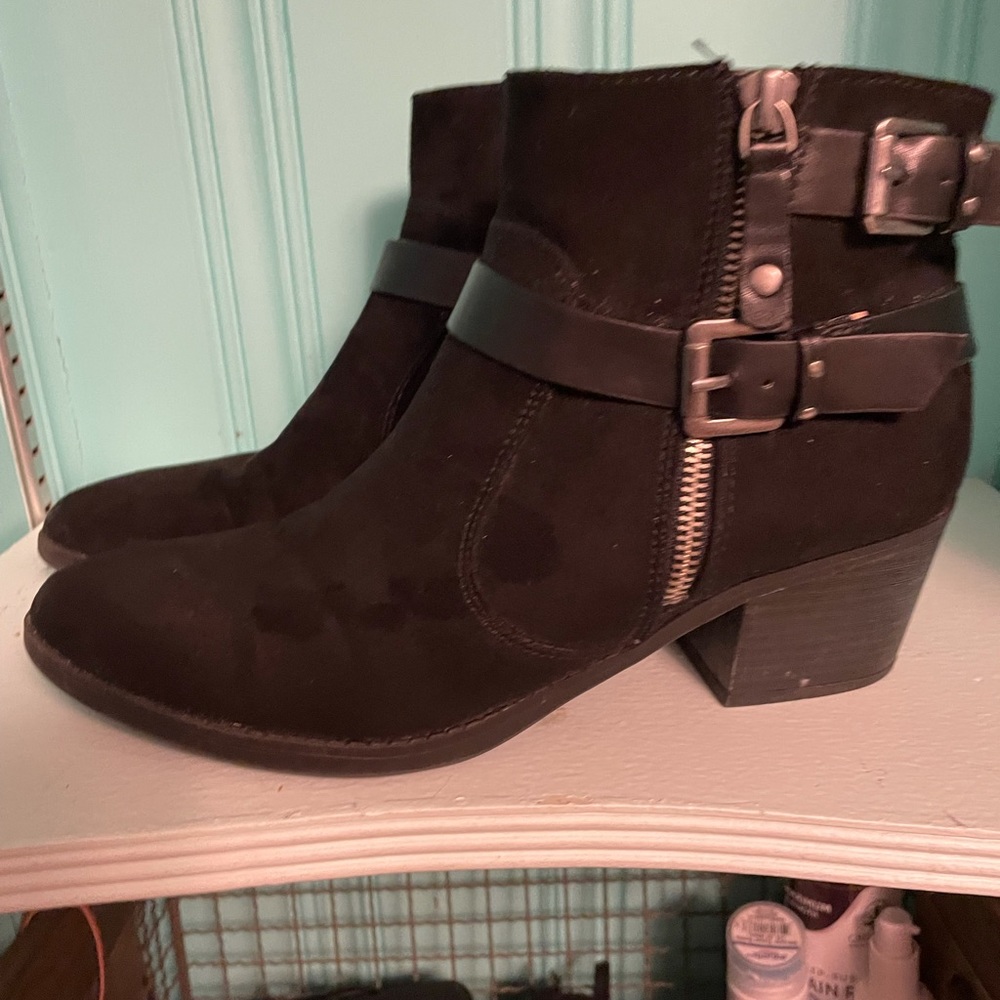 Indigo suede black strap boots